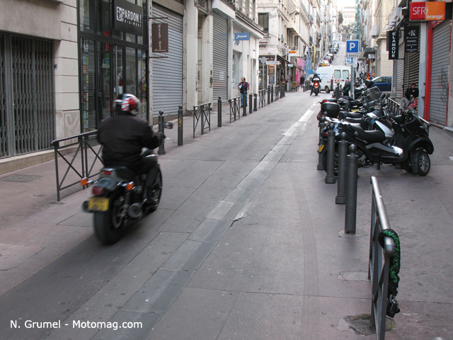 Marseille : le stationnement des motos et scooters fait (...)