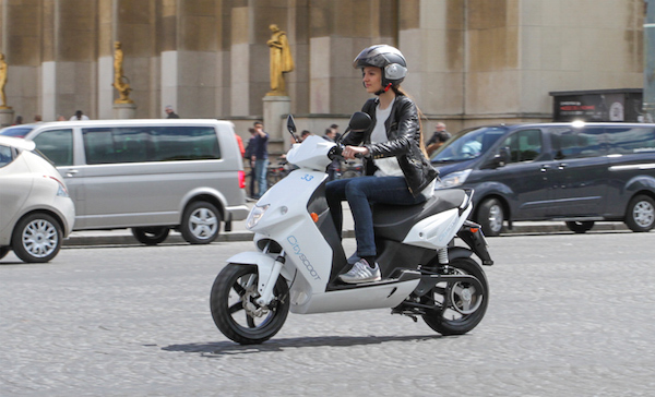 Paris et Cityscoot lancent un libre-service de scooters (...)