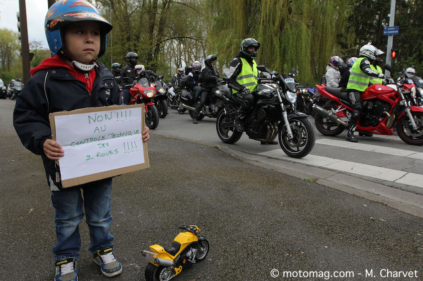 Manif FFMC 18 : 700 motards s'invitent au Printemps (...)