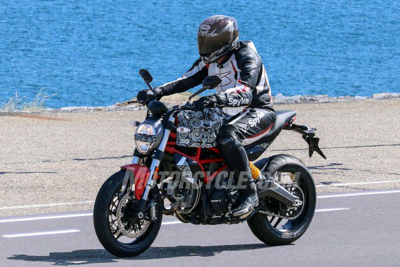 Nouveauté moto 2017 : une Ducati Monster 803 en phase (...)