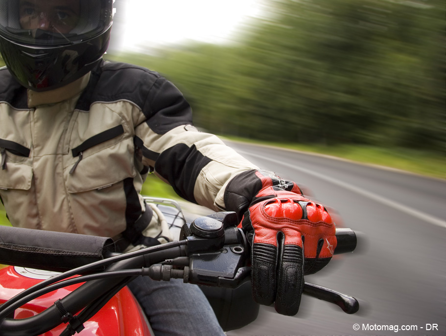 Obligation du port des gants : « l'imposition n'entraînera pas ... - Moto Magazine - leader de l'actualité de la moto et du motard