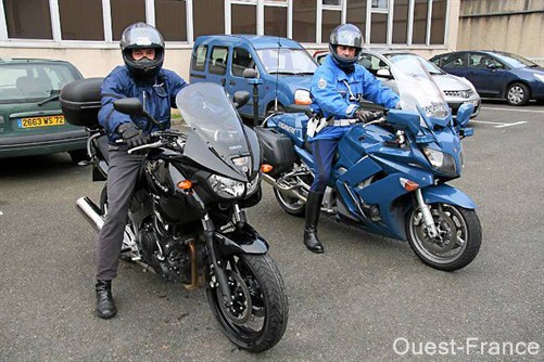 Une moto banalisée de la gendarmerie au Mans