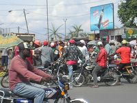 Les moto taxis réglementées au Cameroun
