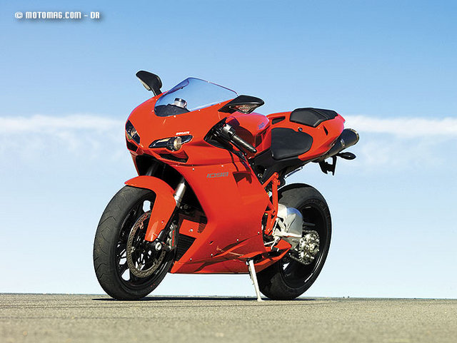 La Ducati 1098 élue meilleure moto du monde par les (...)