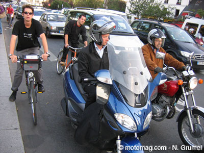 Sécurité routière : les cyclistes à contresens des motos (...)
