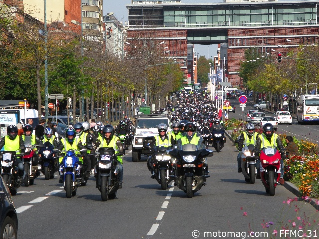 Manif moto à Toulouse (31) : 800 motards dans la ville (...)