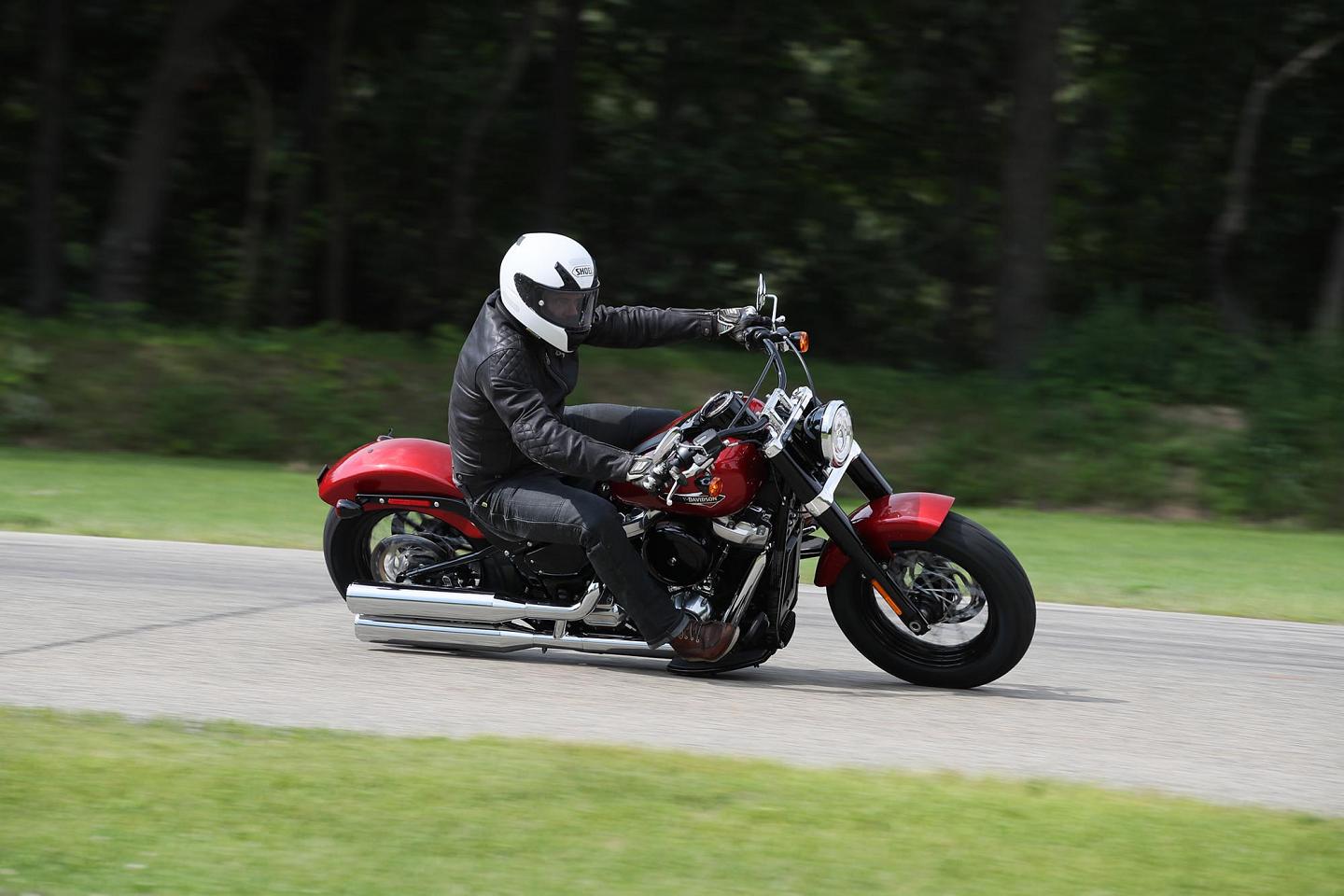 Harley-Davidson Softail Slim : le vrai bobber