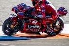 MotoGP : Bagnaia s'impose à Valencia et conserve son (...)