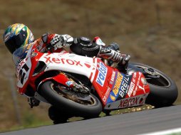 Superbike : 3e doublé de Bayliss à Brno sur Ducati