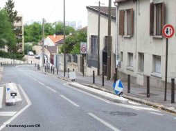 Danger, chaussée rétrécie à Villejuif (94)