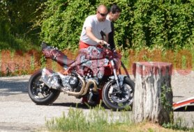Photo « volée » : une Ducati Monster à refroidissement (...)