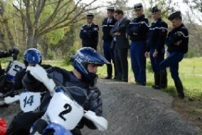 Découvrez l'école moto de la Gendarmerie à (...)