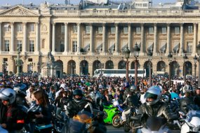 Manif moto des 24 et 25 mars : 85.000 motards dans les (...)