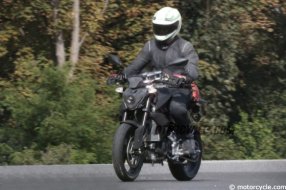 Photo volée : la première moto BMW-TVS roule déjà (...)