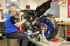 Comment prépare-t-on une Yamaha R1 d'Endurance (...)