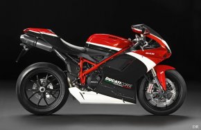 Ducati poursuit la production de sa 848