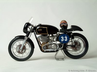 Maquette moto : beauté antique