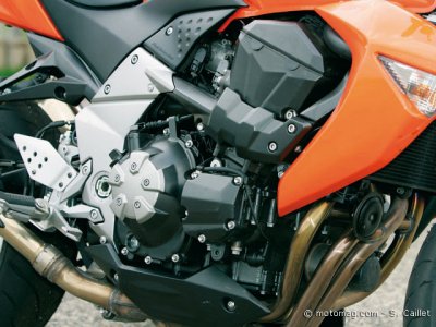Kawasaki Z1000 : moteur linéaire