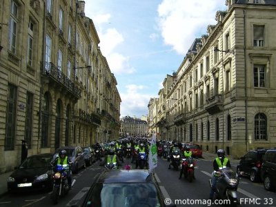 Manifestation moto à Bordeaux (33) : organisateurs en tête