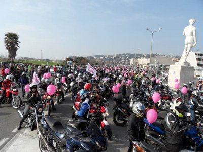 Toutes à moto à Marseille, fortes et solidaires