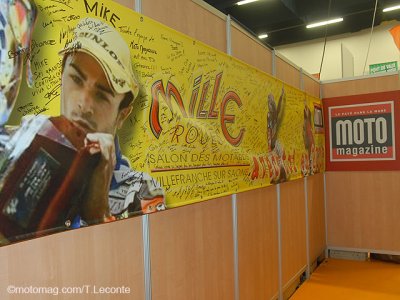 1000 roues :une banderole pour supporter Mike