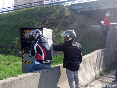 Manif 24 mars Grenoble : encore un radar victime