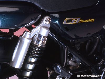 Honda CB 750 Seven Fifty : amortisseur à gaz