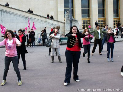 Toutes en moto - Paris : flash mob