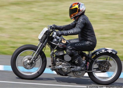 Iron Biker 2014 : superbe Harley Davidson létérale