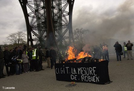 Paris : Mesure De Robien au feu
