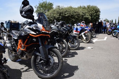 Moto Trail Tour de Provence, le parc fermé