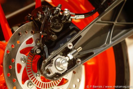 Salon de Milan - KTM 390 Duke : freins ABS