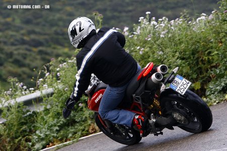 Ducati 1100 Hypermotard : bosses