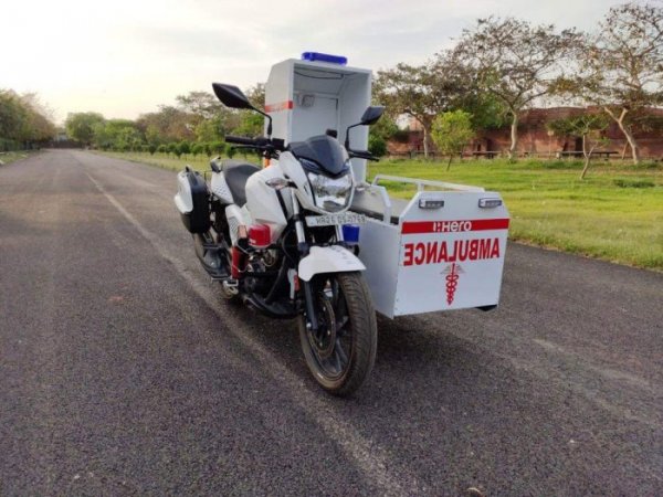 Hero Motocorp moto ambulance Inde {JPEG}