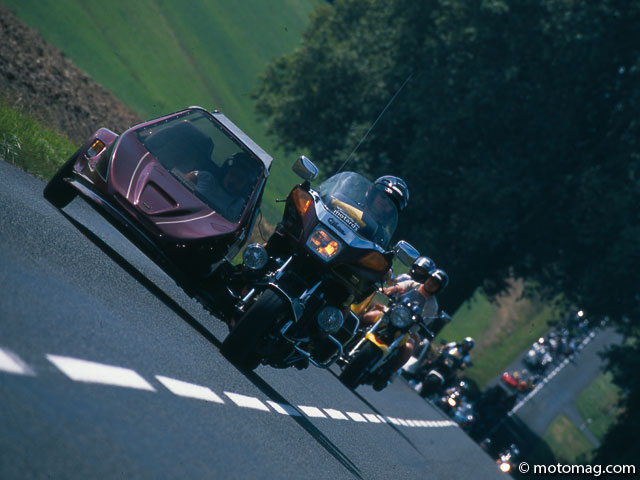Side-car moto : 30 ans de trois-roues à la loupe (...)