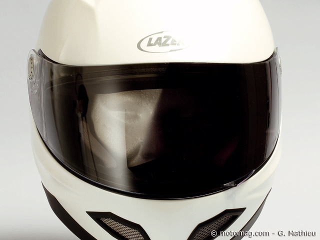 Casque moto : l'écran photochromique Lazer (...)