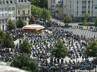 Manif à Chartres : 1000 motos sur la place des (...)