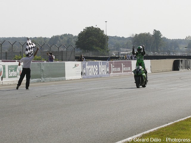 24H du Mans moto 2011 : victoire de la Kawasaki n°11 (...)