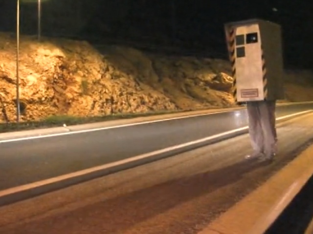 Humour : Rémi Gaillard s'attaque aux radars