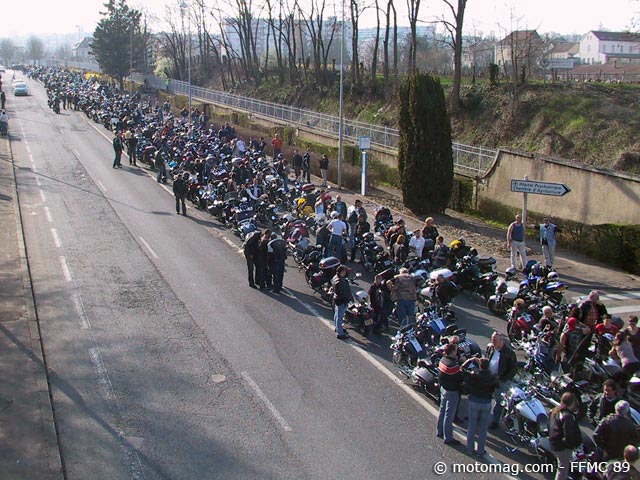 Manif Auxerre : 600 motards contre le brassard, le CT (...)