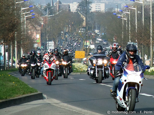 Manifestation du 24 mars 2012 Amiens : 2000 motards pas (...)
