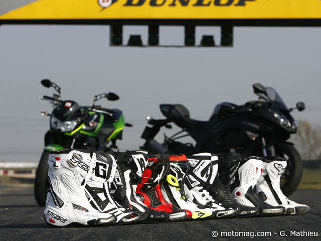 Test de 9 bottes moto racing : sur circuit et sur (...)