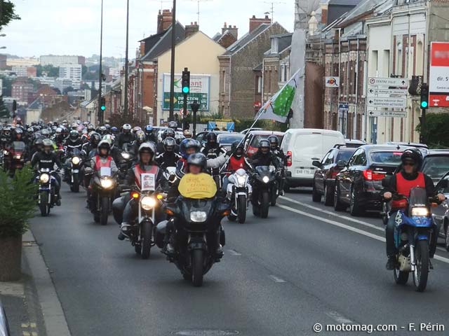 Manif anti-contrôle technique à Amiens : 700 motards (...)