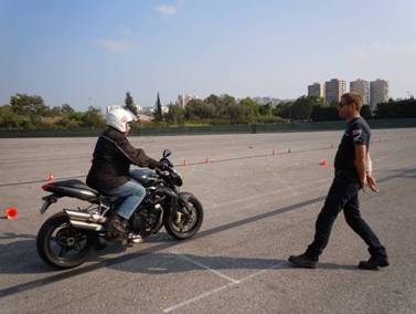 Nouveau permis moto : le syndicat des inspecteurs en (...)