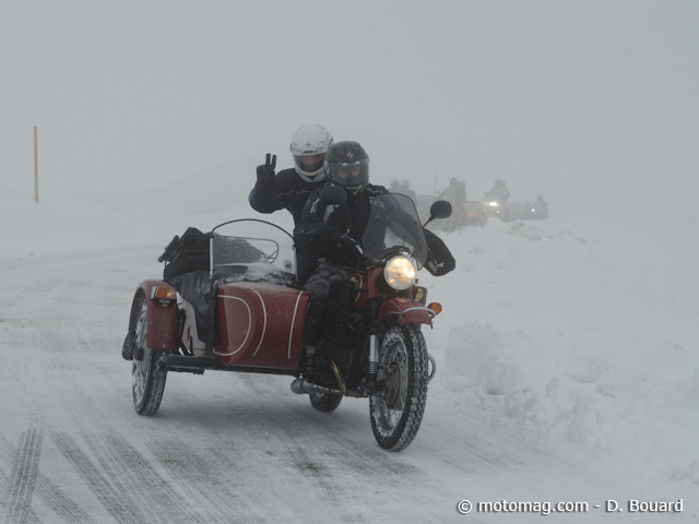 1e Rallye des cols blancs : 35 side-cars sous la (...)