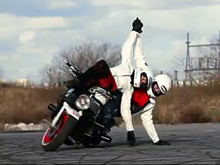 St-Valentin à moto : stunt et danse contemporaine avec (...)