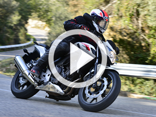 [VIDÉO] Honda CB 500 F et CBR 500 R : tout en (...)