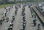 À l'appel de la FFMC, 27 000 motards se sont (...)