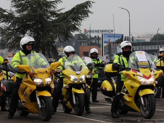 Métiers de la moto : les guides de convoi exceptionnel (...)