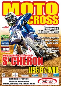 Motocross de Saint-Chéron (91) : une spectatrice entre (...)